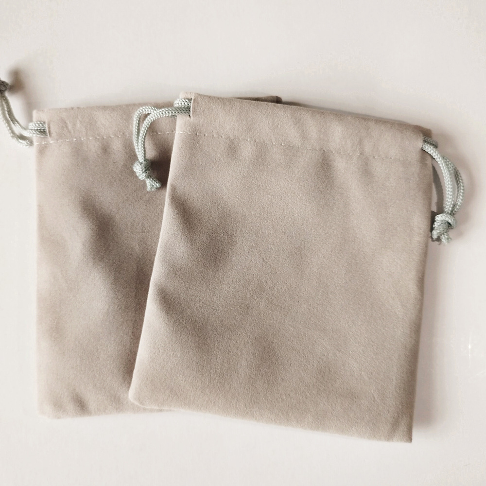 20*30, 14*20, 7*9, 10*12, in stock, grey draw-neck headphones with deerskin velvet storage bags details Picture