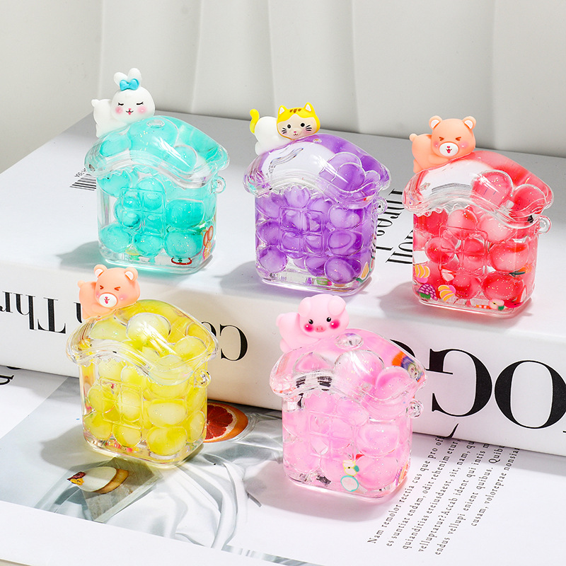 新款房子夜光泡泡珠入油摆件流沙瓶配件亚克力钥匙扣包包挂件批发