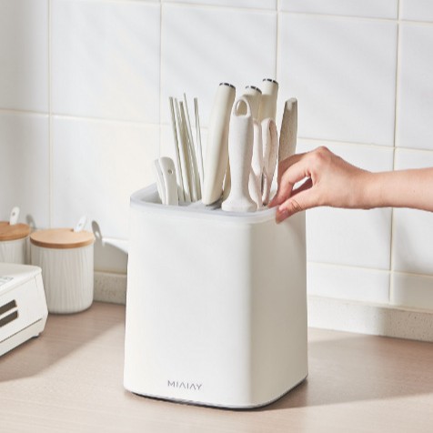 New household kitchenware knife rack 筷笼 multi-functional integrated kitchen knife rack household draining Application Scenario