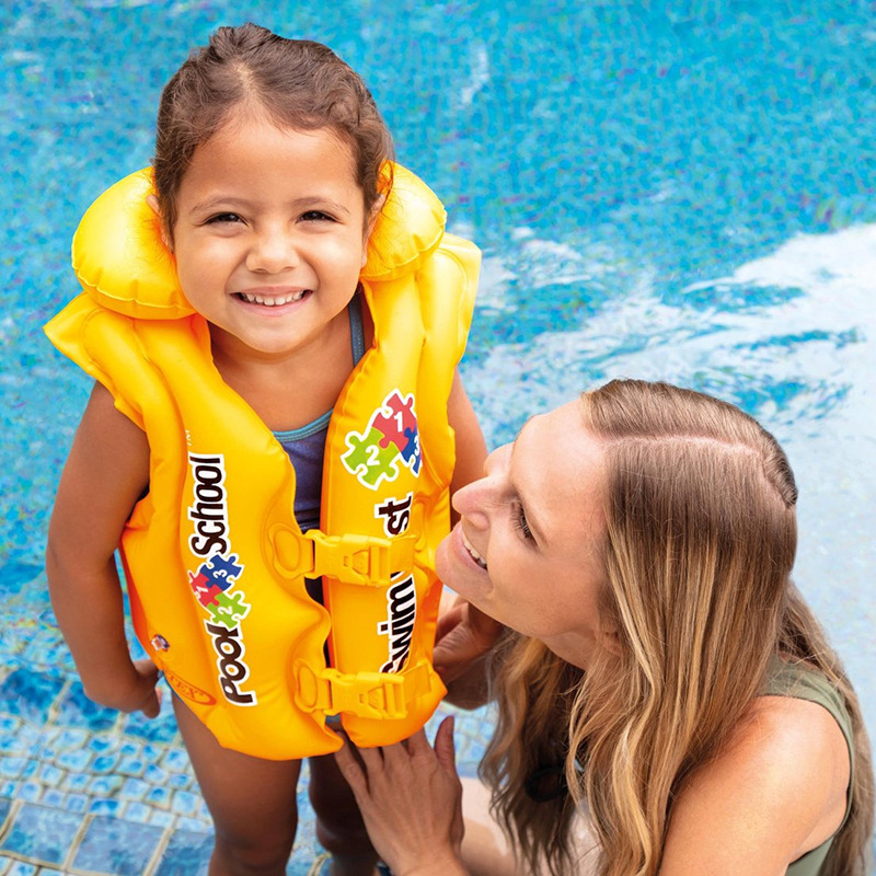 INTEX58660 Children's water play safety inflatable vest, baby swimming vest, PVC inflatable life jacket wholesale Application Scenario