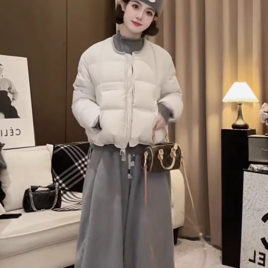 2025年冬季新款时尚短款羽绒服女小个子圆领加厚白鸭绒面包服外套详情2