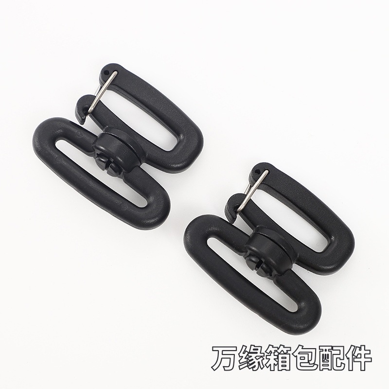 Manufacturer Straight Black Pom Swivel Hook Pet Bag Hook Figure 8 Webbing Fixed Clip Bag Accessories Application Scenario