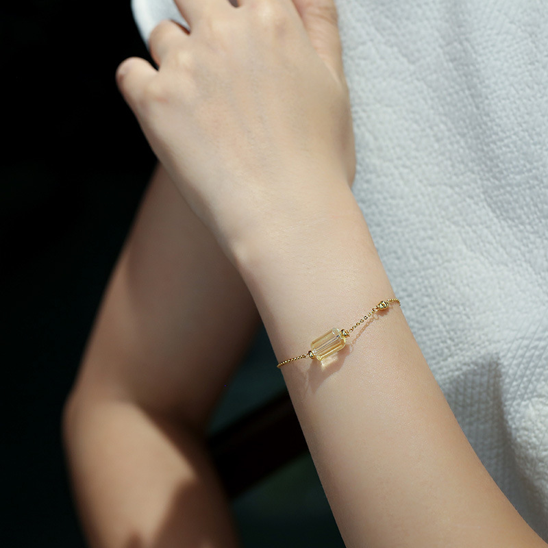 Qixi Festival Valentine's Day gift: Crystal set, natural purified water yellow crystal set, bracelet and necklace set, for couples to send on behalf of others Application Scenario