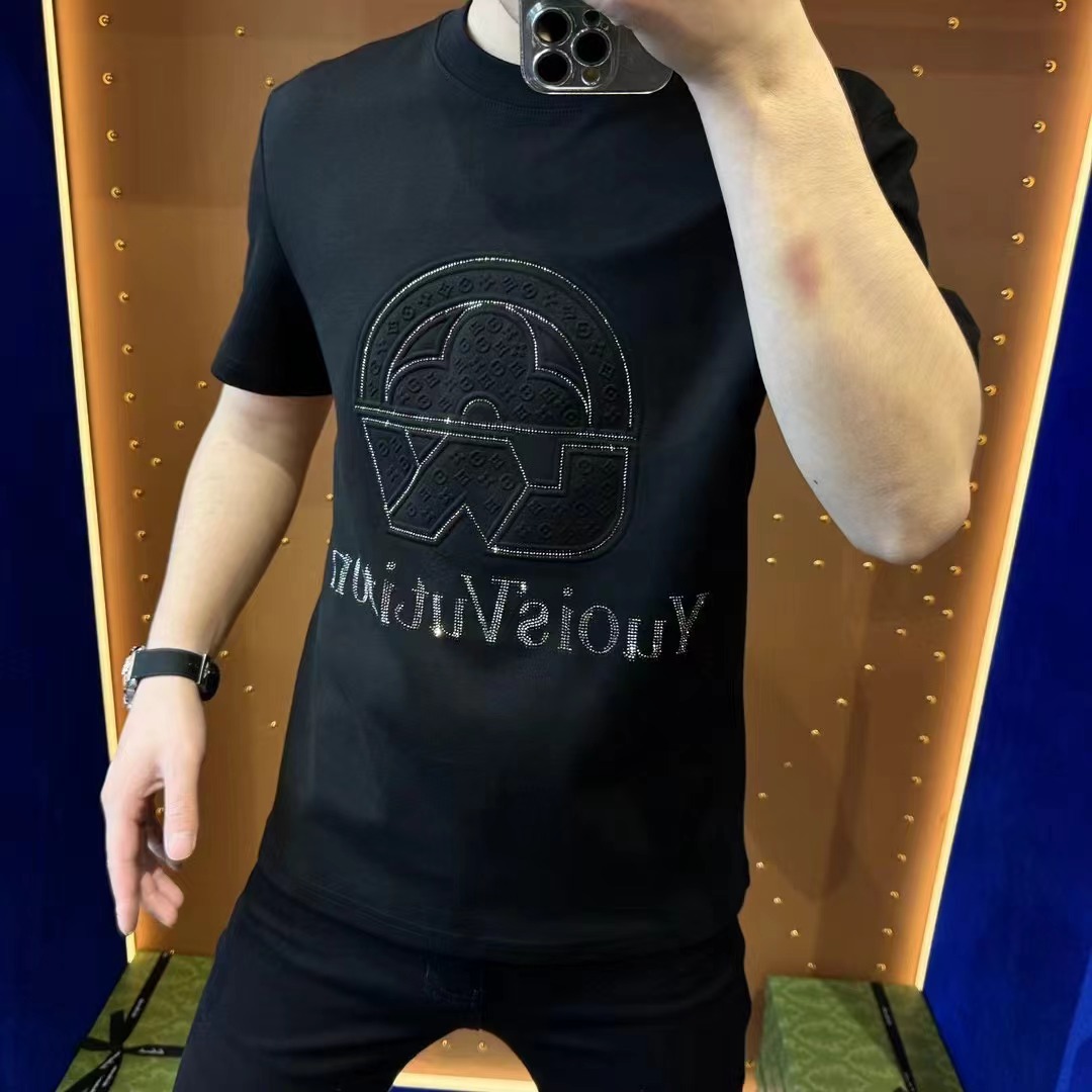 83032 Light luxury men's short-sleeved T-shirt, breathable and versatile for autumn, stylish men's style with rhinestones, a new Instagram trendy brand