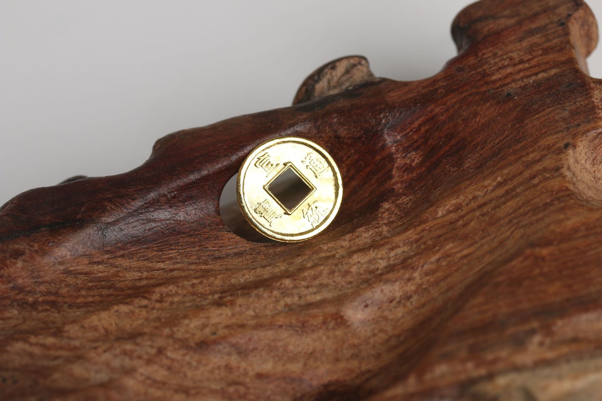 金属工艺品实物图