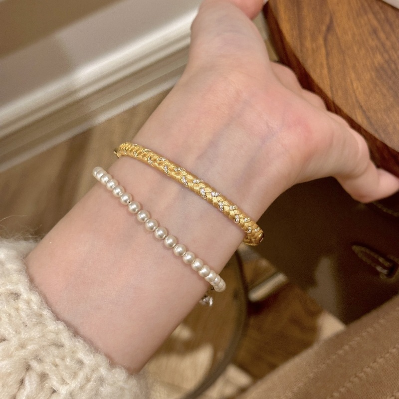French retro Italian brushed wheat ear woven bracelet, diamond-encrusted, light luxury, exquisite, fashionable and versatile new Chinese style bracelet Specification image