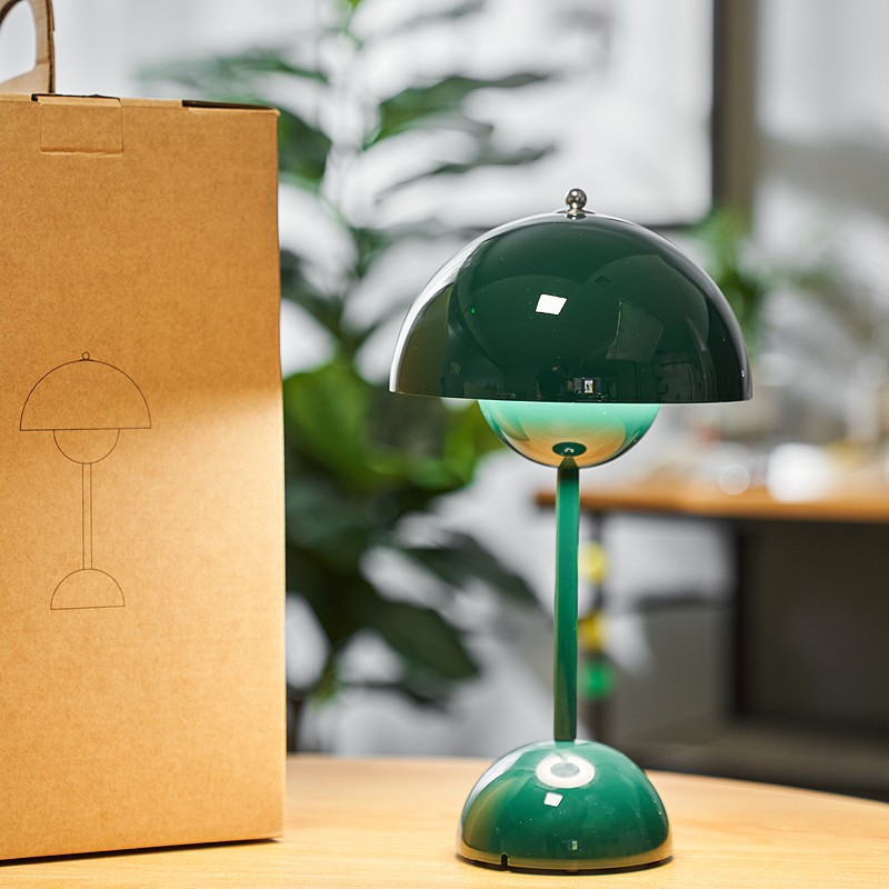 2024 New Danish Bud Table Lamp Retro Table Lamp American Table Lamp Rechargeable Table Lamp Touch Nordic Decorative Table Lamp Application Scenario