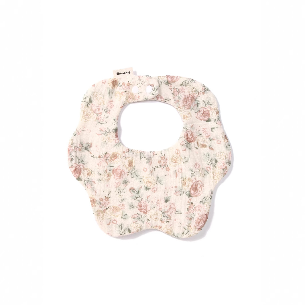 Cotton yarn baby Princess summer feeding baby saliva towel for boys, pure cotton newborn baby, anti-vomiting thin style for newborns Application Scenario