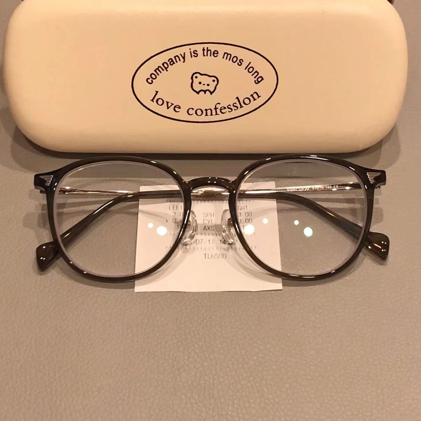 The frozen milk coffee butterfly frame can be paired with myopia glasses. Xiaohongshu cold tea slimming and natural beauty glasses for myopia details Picture