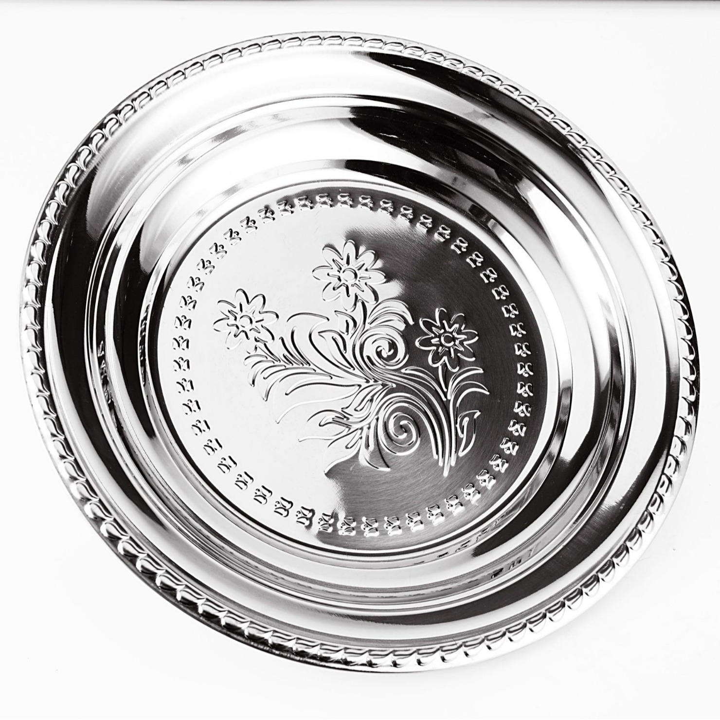 Stainless steel large round embossed household plates, kitchen fruit plates wholesale set plates, cross-border Item Picture