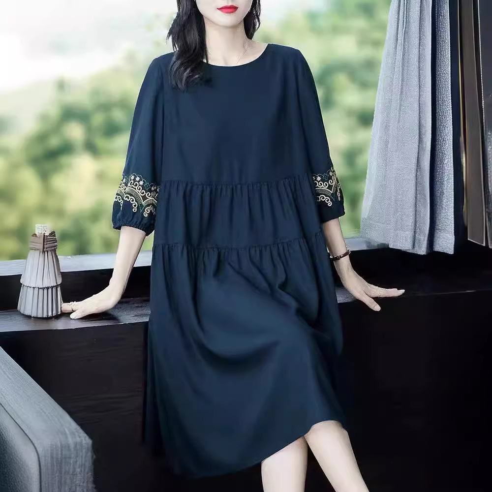2024夏季圆领绣花民族风连衣裙新款大码女装复古拼接宽松显瘦裙子