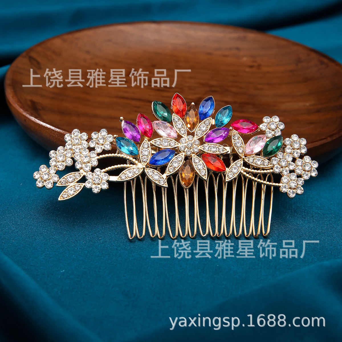Japanese and Korean fresh water diamond maple leaf small hair comb with updo, bangs and hair clips, versatile headwear for women Specification image
