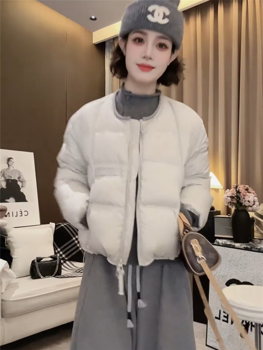 2025年冬季新款时尚短款羽绒服女小个子圆领加厚白鸭绒面包服外套详情12