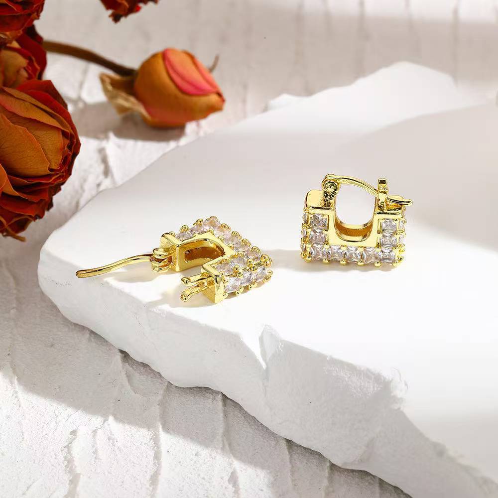 The 2025 summer new fashion geometric Zircon food ring women's personalized light luxury ear ring design is high-end and versatile details Picture