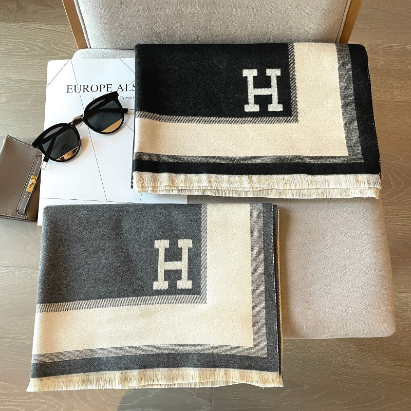 Simple Thousand-Bird Check Scarf For Women Autumn And Winter New All-In-One Light Luxury Style Long Thick Imitation Cashmere Warm Shawl Application Scenario