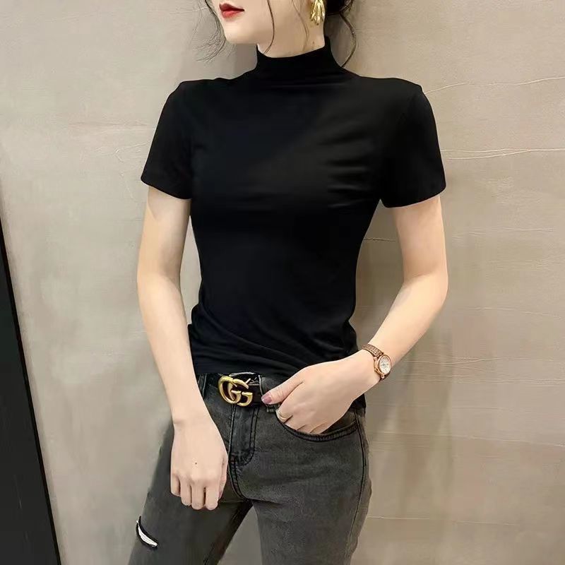 A semi-high-neck short-sleeved base layer shirt for women, a versatile T-shirt for spring and summer, with a stylish and slimming look. It is a tight-fitting black top with half sleeves and a vest Specification image