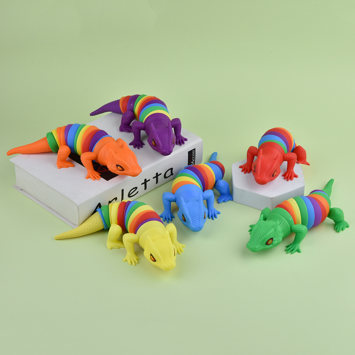 New stress-relieving animal toys, cross-border stress-relieving cartoon multi-section slug children's intelligence toys, fun and versatile lizard stress-relieving caterpillar toys, stress-relieving lizard twist and Shake fun