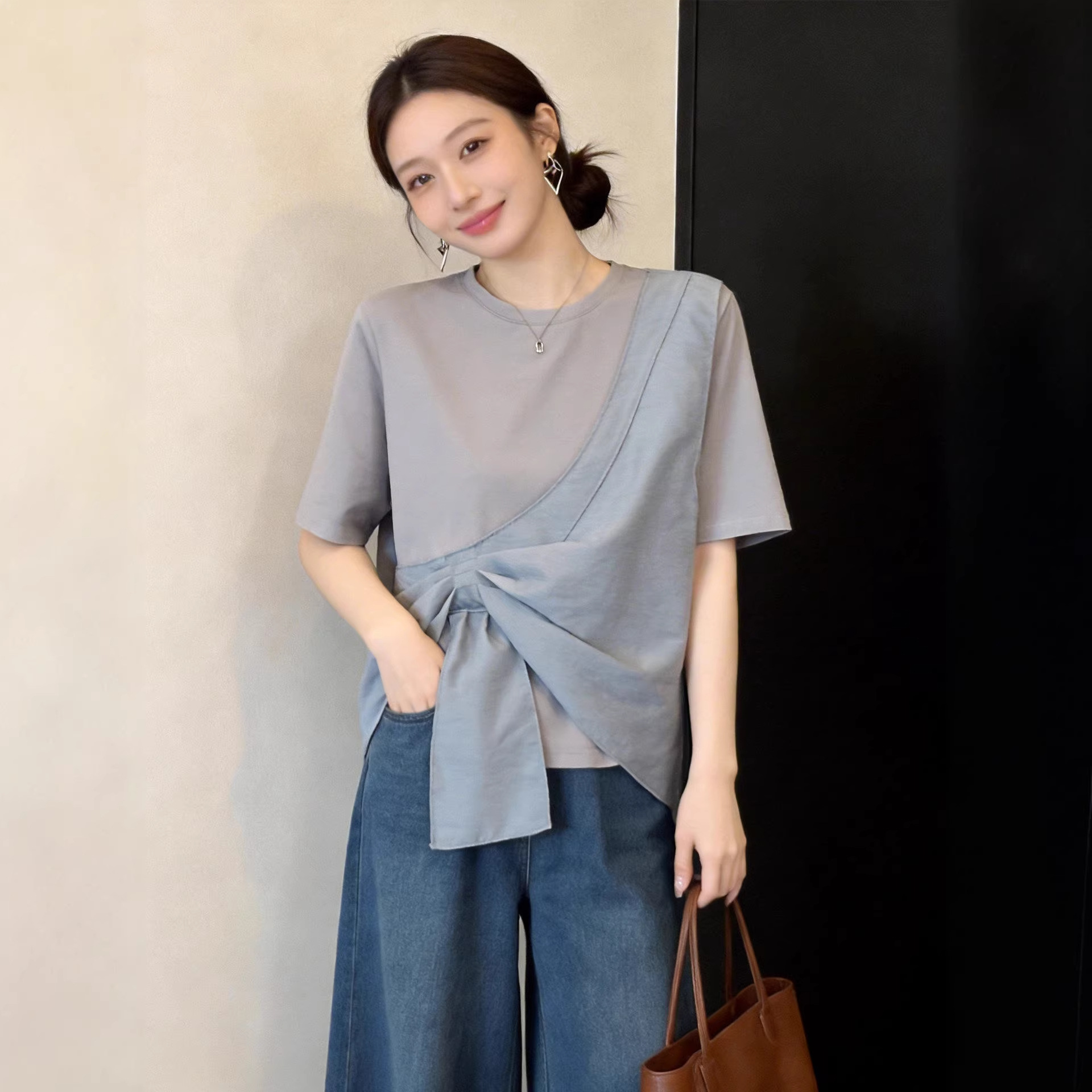 Light blue irregular short-sleeved T-shirt for women's summer, a new versatile, casual, slimming and youthful off-the-shoulder top 11314 Application Scenario