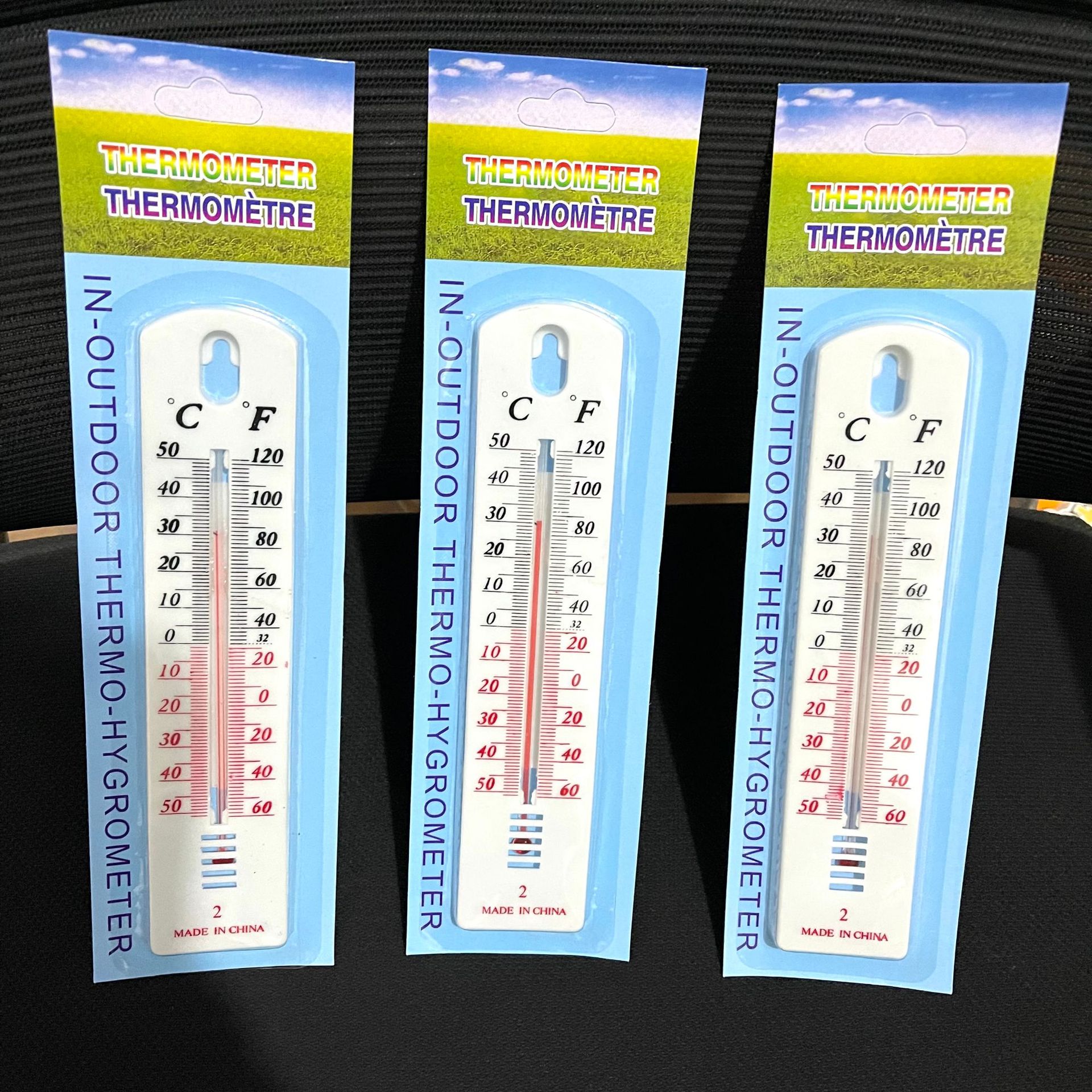 Thermometer Household thermometer Indoor thermometer Paper card thermometer room temperature meter 1 yuan 2 yuan supply full figure