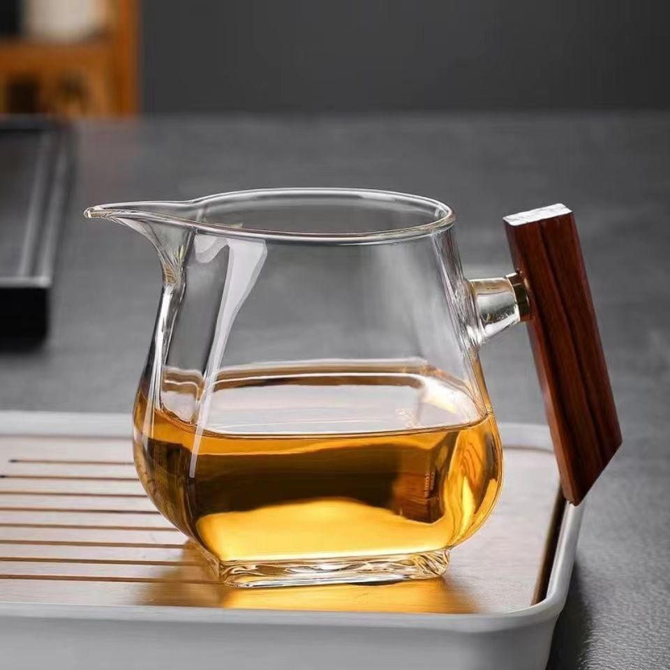玻璃公道杯木把透明方底公杯家用大容量高硼硅玻璃茶海分茶公道杯详情图1