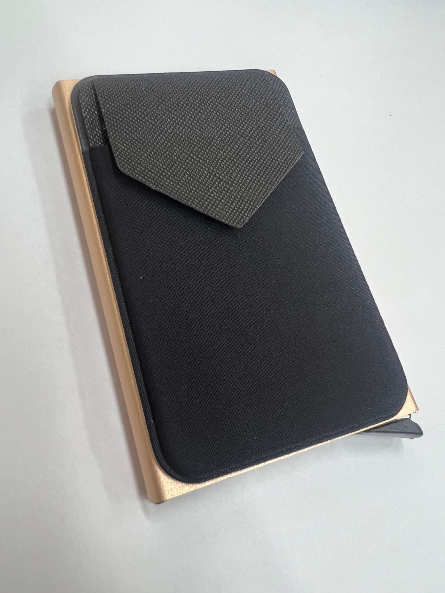 Manufacturer wholesale Leeb card box, cloth bag card box, cross-border aluminum card case, RFID credit card holder, automatic pop-up type Specification image
