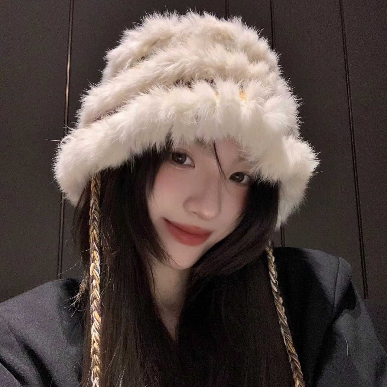 Brand [Sondona] 2025 New Autumn And Winter Plush Ear-Protecting Hat For Adult Women, Korean Style, Versatile Color Contrast, Knitted Rope, Making The Face Look Smaller, Warm, Versatile, Relaxed, High-End Atmosphere, Ethnic Style Fisherman's Hat details Picture