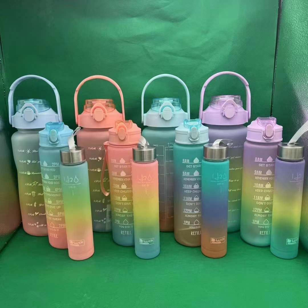 Three Sets Of Cross-Border Large Capacity Sports Plastic Water Cup Gradual Electroplating Spray Paint Large Pot Portable Pot For Men And Women Car Pot details Picture
