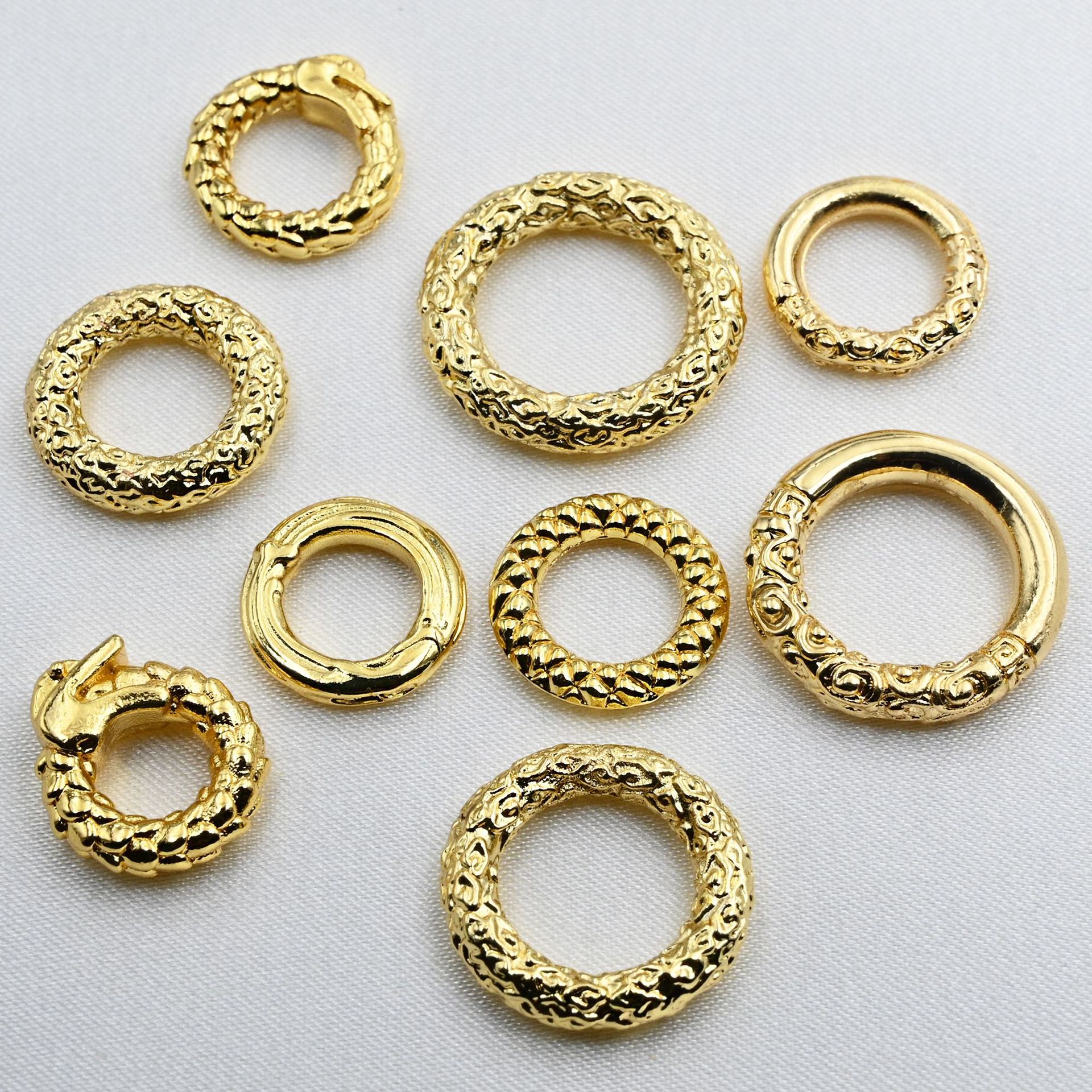 Wholesale Antique Gold Color Qianqian Circle Pendant Diy Jewelry Necklace Pendant Bracelet Connecting Circle Sand Gold Accessories Application Scenario