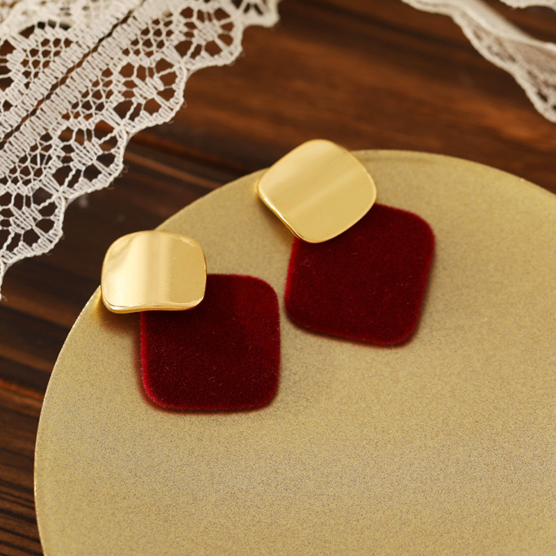 新年红色植绒几何金属耳钉显白高级质感设计感冷淡风白金撞色耳环详情7