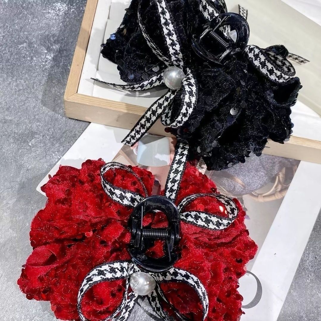 Autumn And Winter New Large Grab Clip Fashion Full Of High-Grade Sense Of Korean Version Full Of Small Fragrance Wind Handwork Escaped Princess Application Scenario