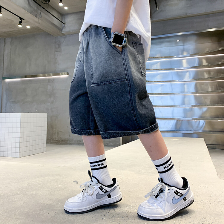 Summer boys' jeans 2022 New style Children's gradient loose jeans, big kids casual mid-length pants, children's pants trend Specification image