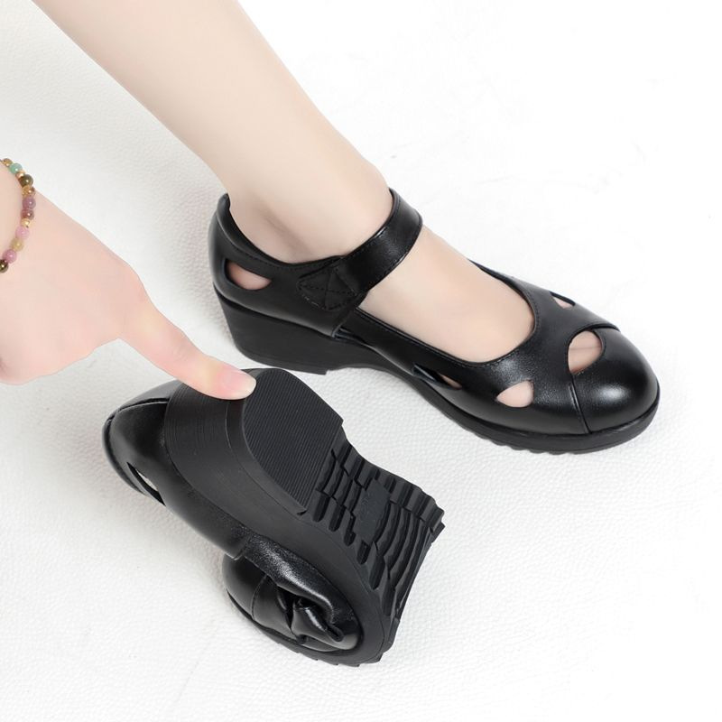 女式凉鞋实物图