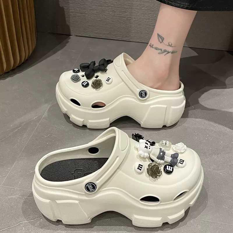 Crocs Slippers Women's Summer Korean Version Thick Sole Increase Home With Non-Slip Fashion Lovely Beach Slippers