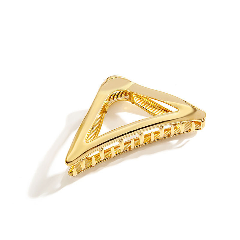 European and American cold geometric square grab clips, unique and trendy pleated hair accessories, dark and elegant spider hair clips wholesale details Picture