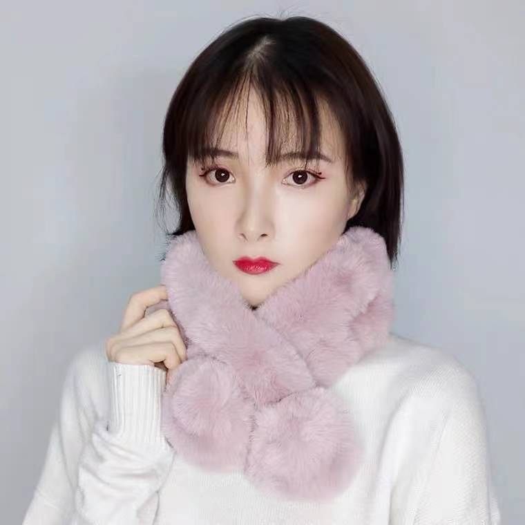A popular online neck scarf for women in winter, a Korean-style woolen scarf, a faux rabbit fur collar, a faux fur fur fur fur ball for autumn and winter A popular online neck scarf for women in winter, a Korean-style woolen scarf, a faux rabbit fur collar, a faux fur fur fur fur ball for autumn and winter