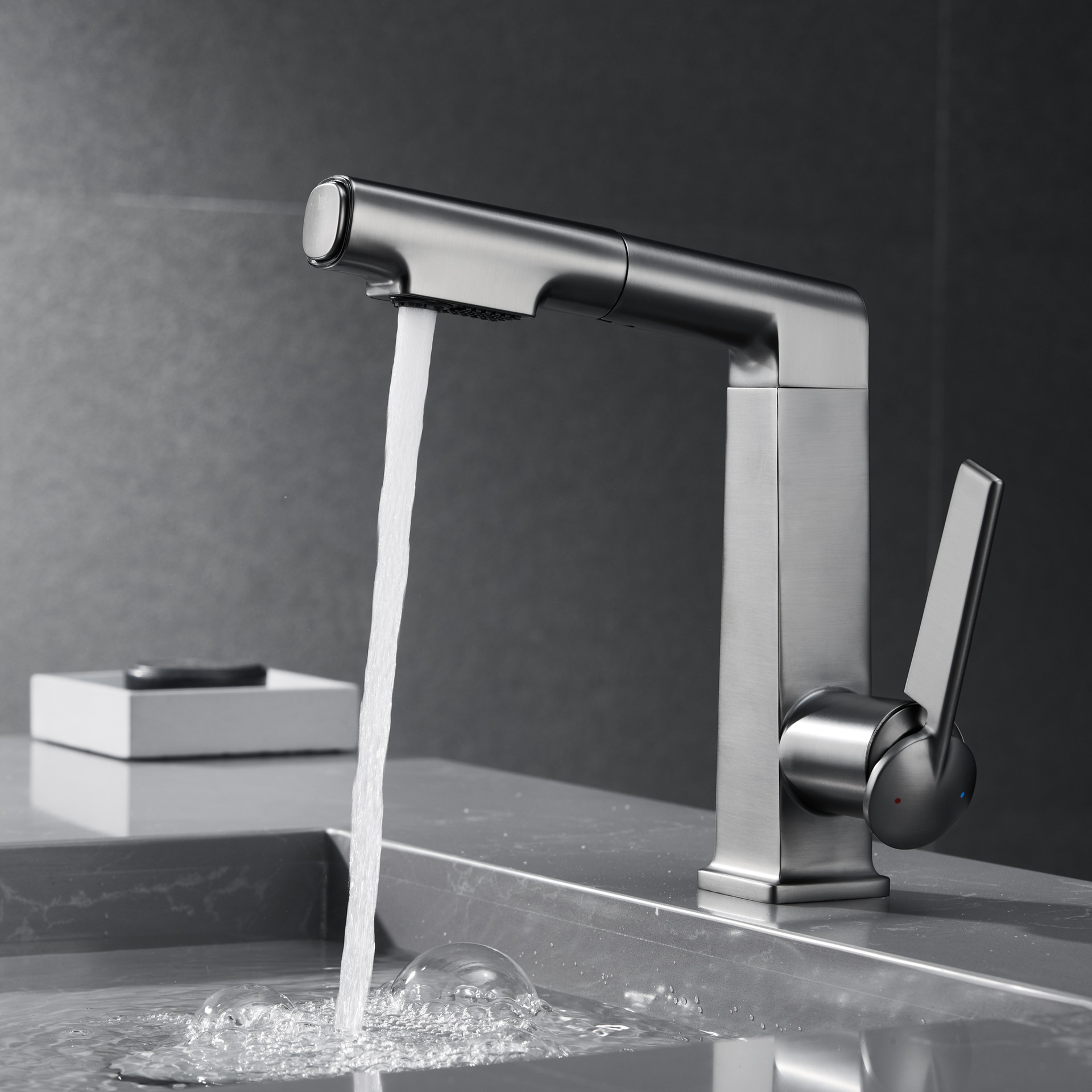 German quality black washbasin faucet, cold and hot, all-copper pull-out type with lifting and rotating under-sink for washing face and mouthwash details Picture