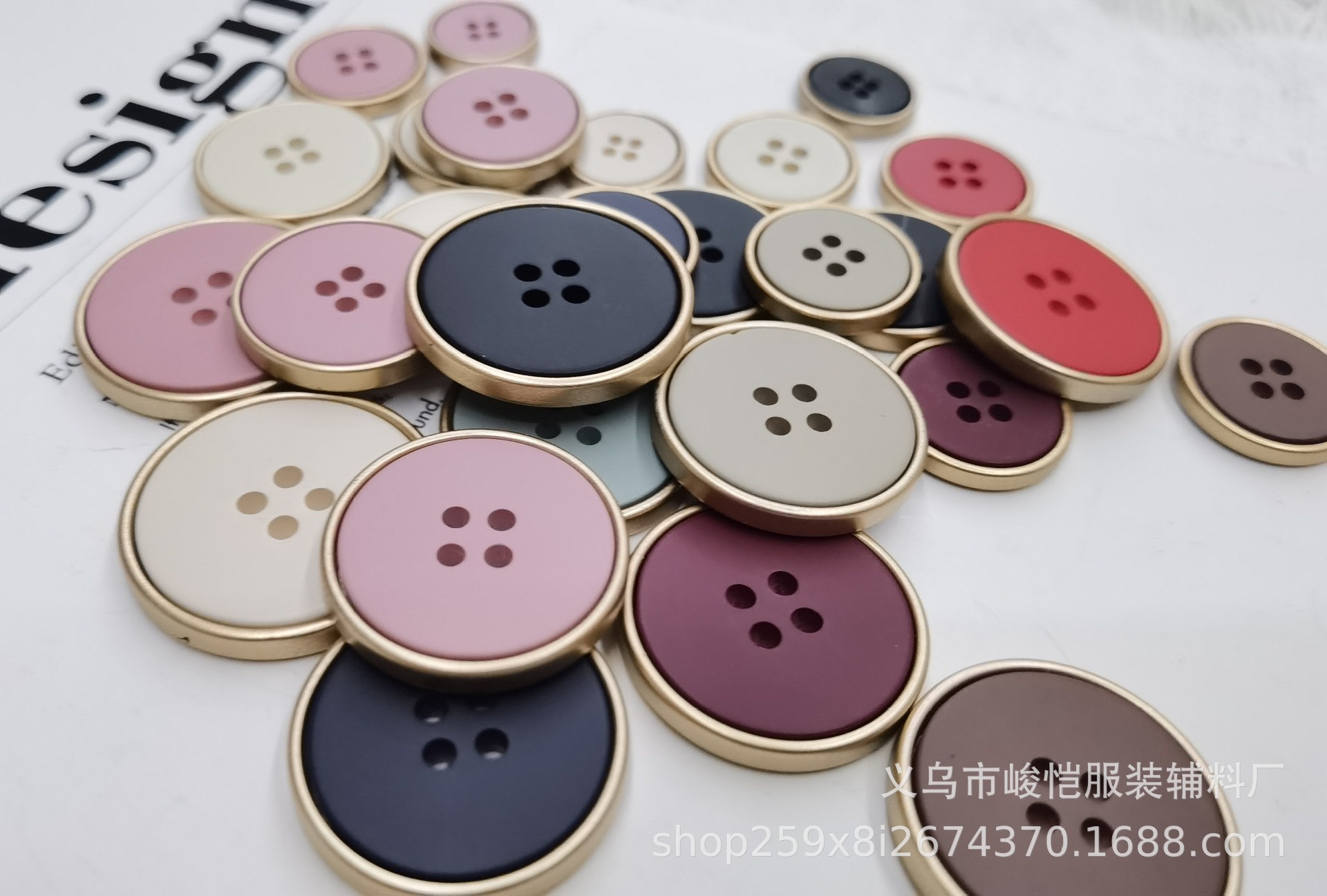 Women's button-up tops, metal buttons, oversized suit buttons, sleeve buttons, trench coats, men's four-eyed trousers, waist buttons, clothes, shirt buttons