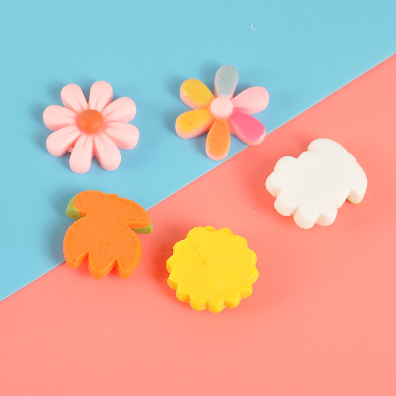 New green flower resin accessories, a fresh and light yellow sunflower patch cream glue phone case diy accessory Specification image