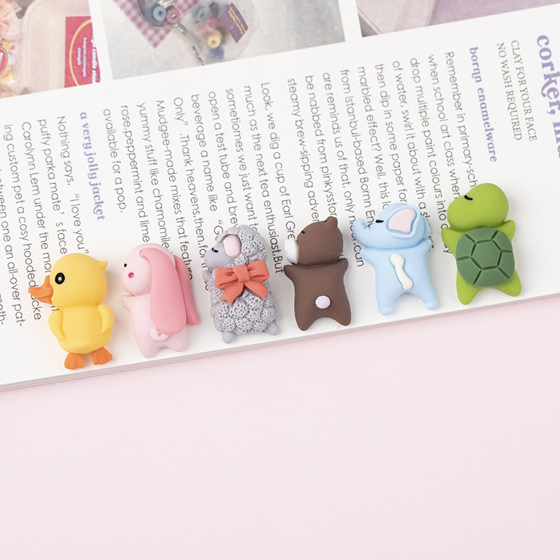 New resin accessories, cartoon cartoon animals, diy cream glue phone case patches, water cup stickers, and small car decorations Specification image