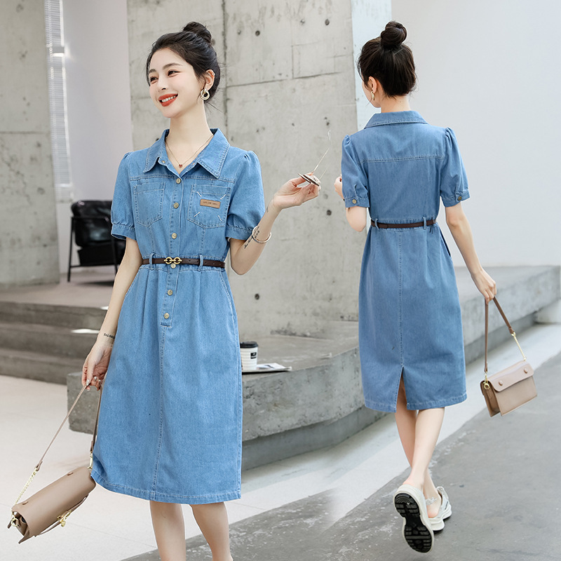 a new short-sleeved denim dress for women in summer 2024, a stylish mid-length A-line dress for petite women