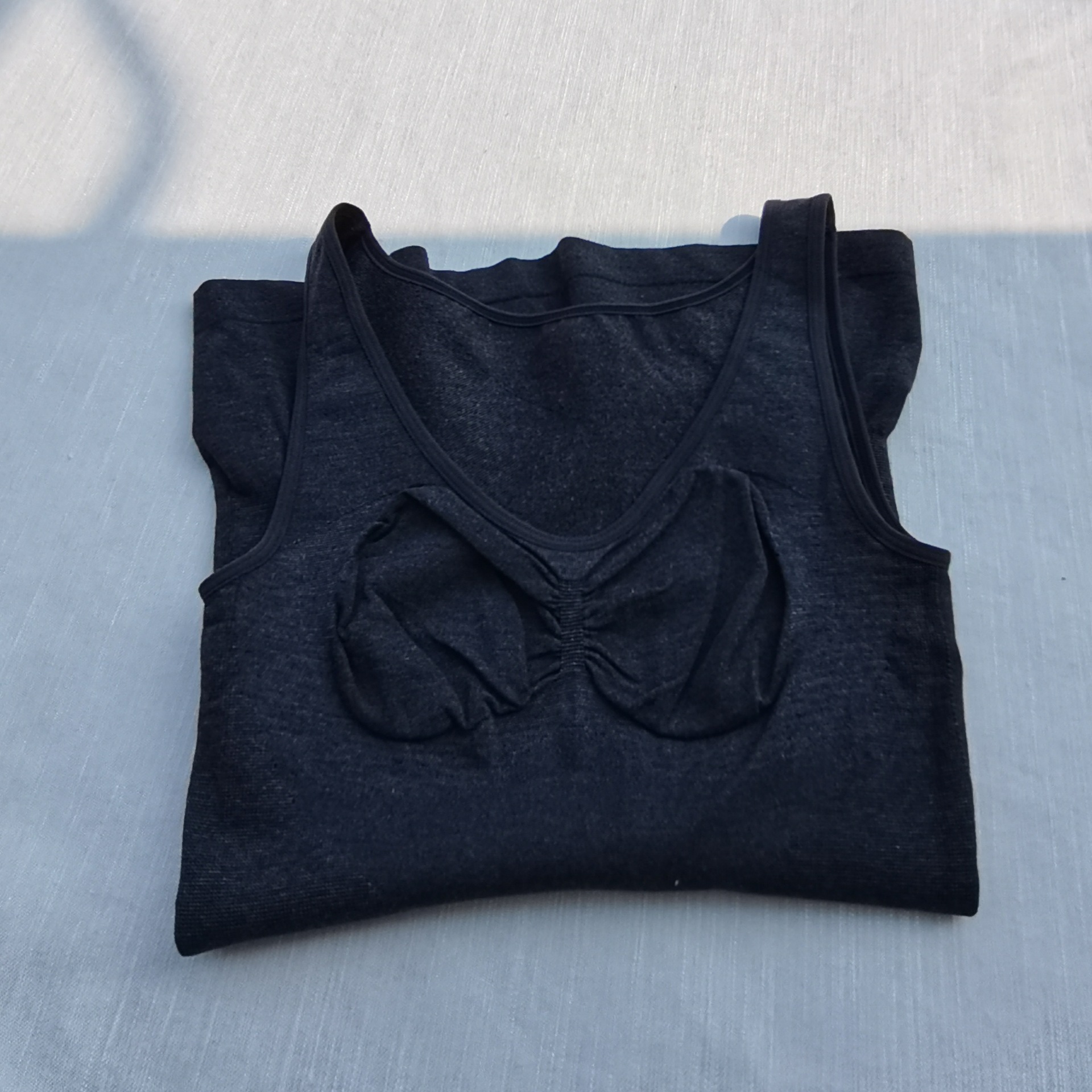 Cross-Border Source Of New Spring And Autumn Heating Fiber Seamless Warm Shapewear Vest Tight-Fitting Belly And Beautiful Back Bottom Vest Application Scenario