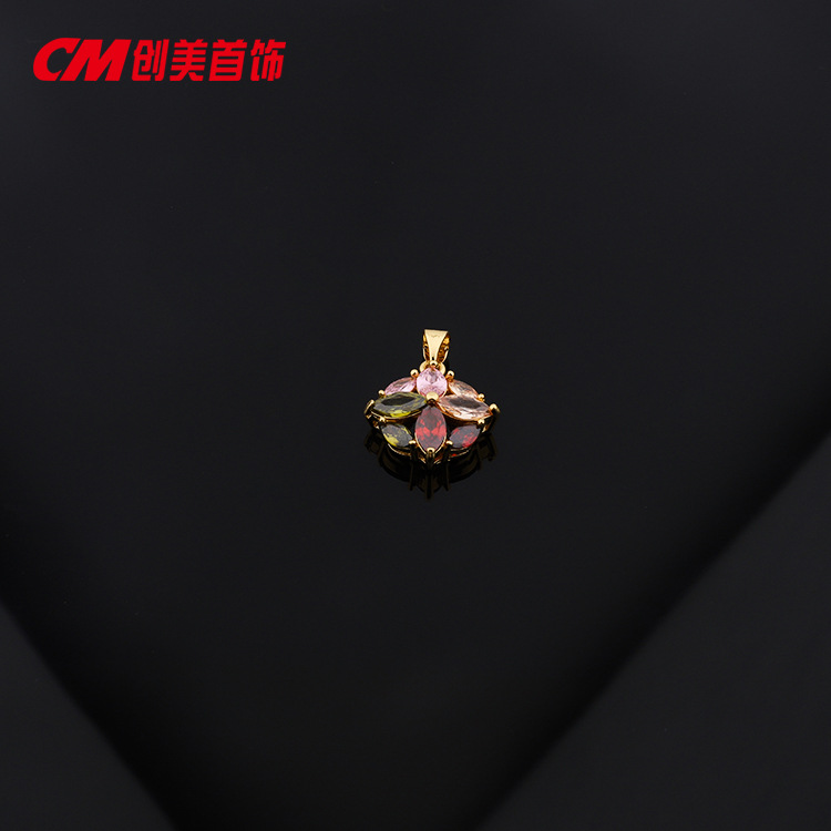 Chuangmei Jewelry's 24K gold-plated synthetic cubic zirconia pendant is a light luxury, niche and retro necklace pendant Application Scenario