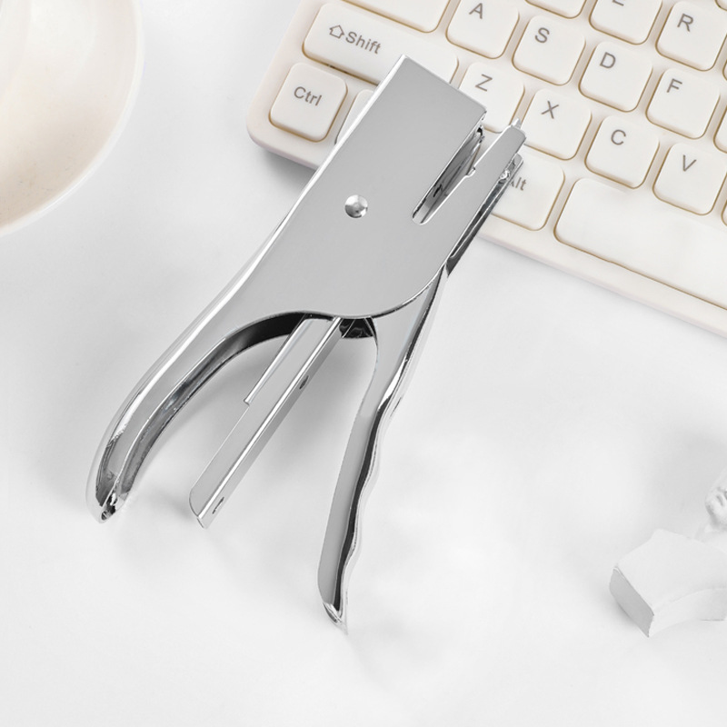 Factory-specific all-metal labor-saving hand-held stapler, hand-held takeout packaging stapler wholesale No. 12 stapler Application Scenario
