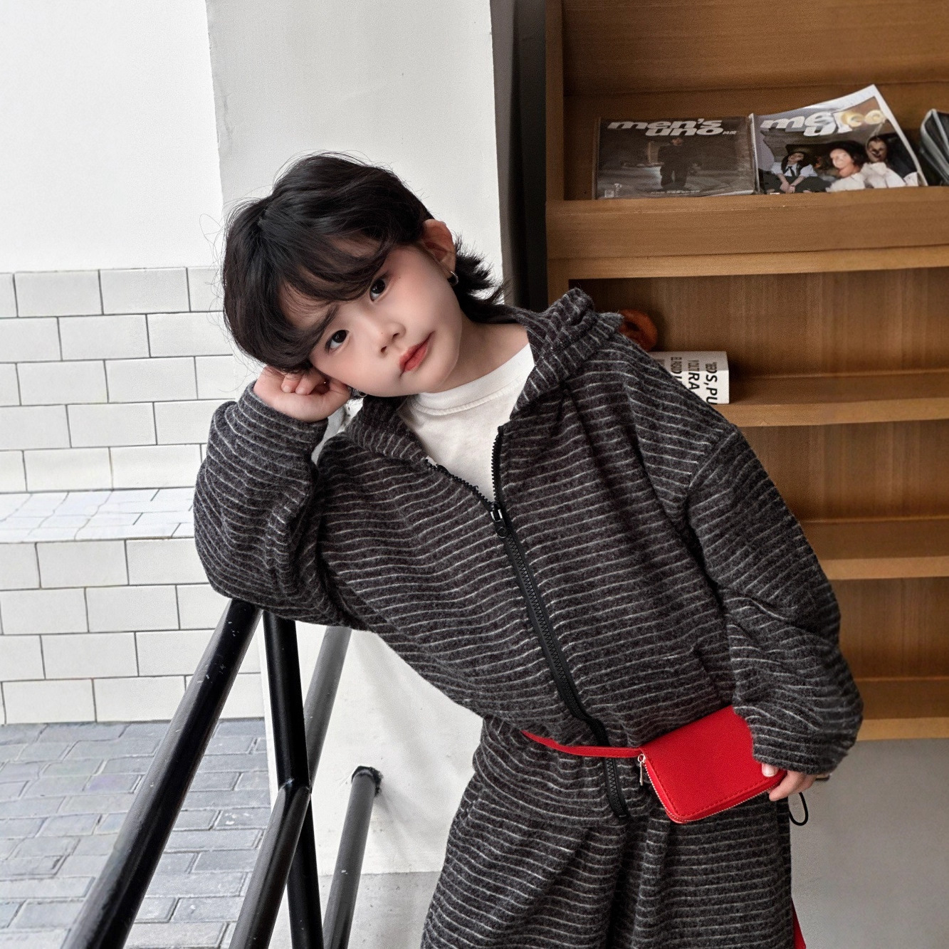 儿童装男童宽松潮牌/Kids/女款格子无袖外衣/石头剪刀布/小孩衣服产品图