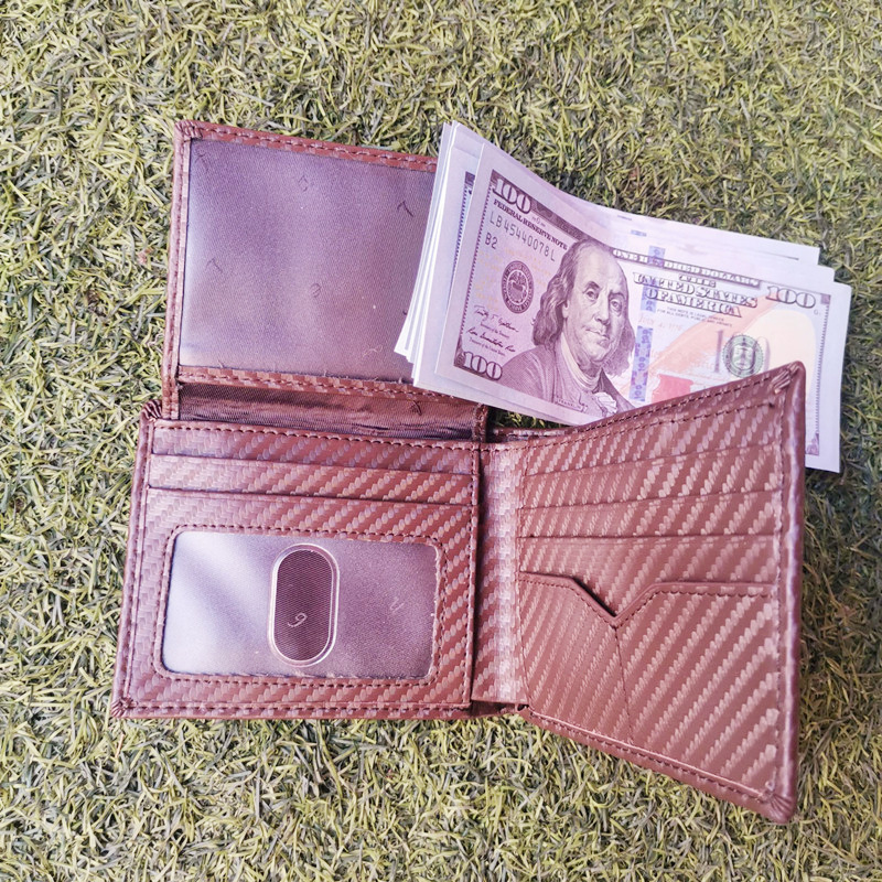 Amazon Men's wallet, men's short three-fold carbon fiber mat pattern RFID anti-theft money wallet, fashionable US dollar wallet Application Scenario