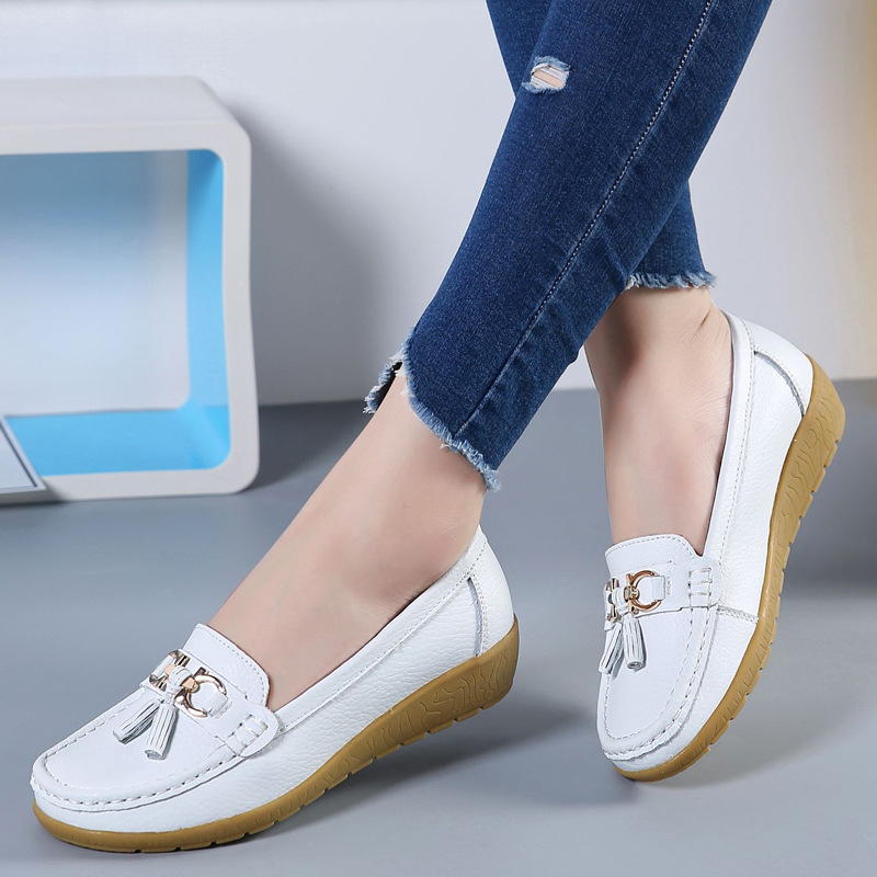 Summer hollowed-out new leather shoes, middle-aged and elderly mother shoes, women's single shoes, bean shoes, women's soft-soled wedge heel croats, women's shoes