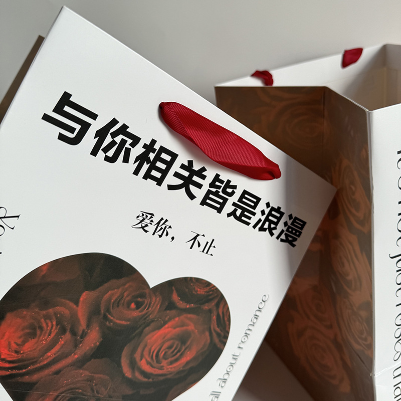 Wholesale of popular Qixi Festival flower bouquets, handbags, Mother's Day DIY gift bags and rose packaging bags details Picture