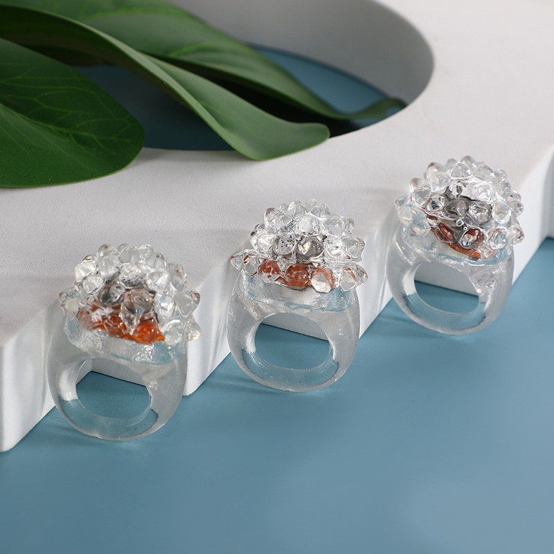 【小额批发】草莓戒指会发光玩具闪光戒指LED亚马逊手指灯tpr软胶