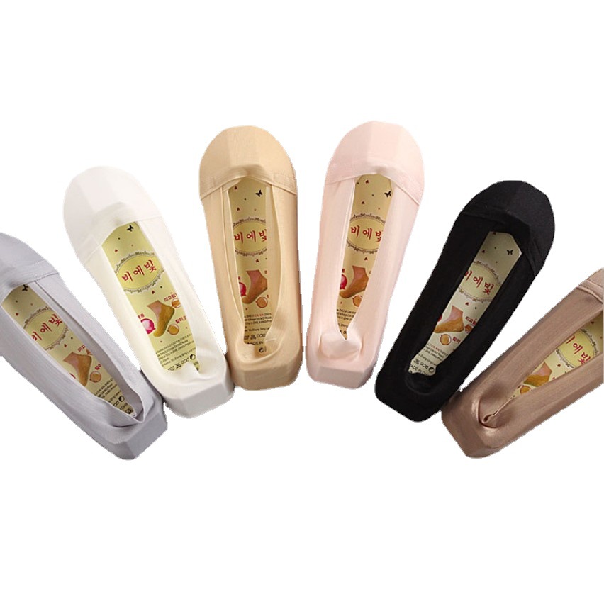 ويتم بيع الجوارب غير المرئية بواسطة الجوارب البيضاء في الربيع والصيف Item Picture