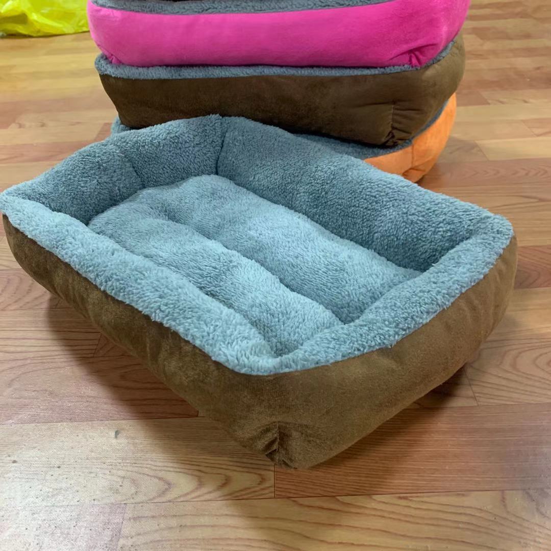 The pet bed is soft, comfortable and durable. The dog bed mat can be used all year round. The cat bed sofa, pet bed and pet supplies